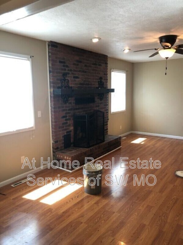 Foto del edificio - 2347 E Huntington St