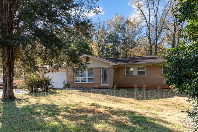 Foto del edificio - 10707 Walkers Ferry Rd