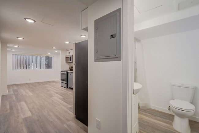 Interior Photo - 1371 S. Beverly Glen Blvd.