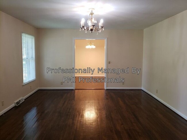 Building Photo - 310 Sadler Ct
