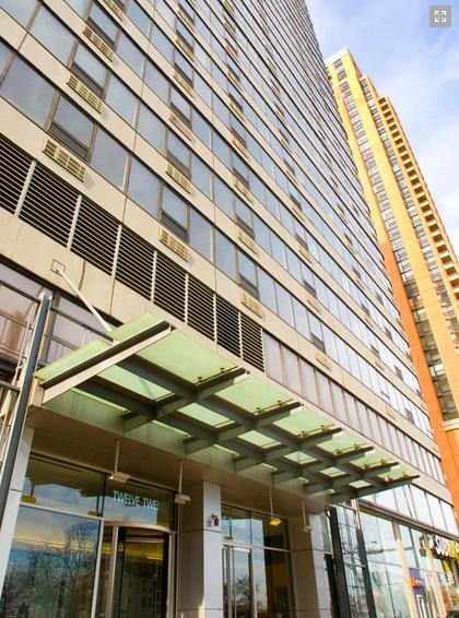 Primary Photo - 1214 S Michigan Ave
