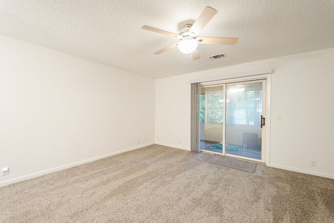 Building Photo - Charming 3 bedroom, 2 bathroom located in the picturesque Hot Springs Village, nearby the Coronad...