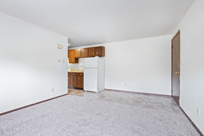 Foto del edificio - Charles Apts Green Bay, LLC