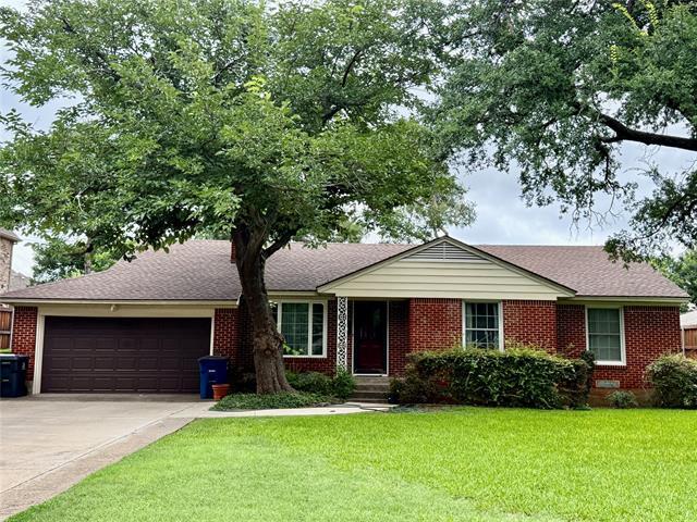 Foto principal - 9450 Thornberry Ln