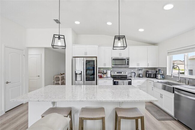 Building Photo - 2892 Sanctuary Dr