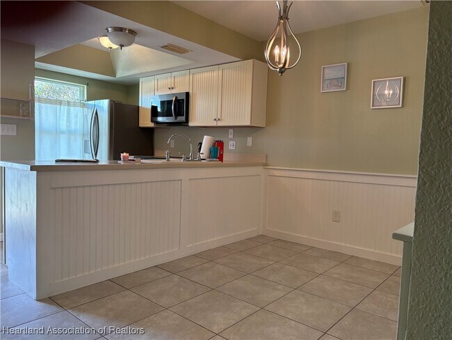 Foto del edificio - 4704 Mercado Dr