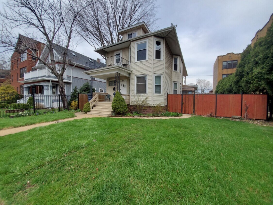 Primary Photo - 3649 N Pulaski Rd