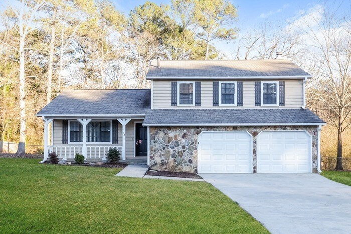 Primary Photo - Gorgeous Home on 185 Summertown Drive