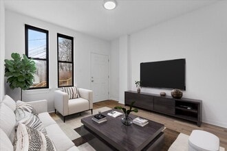 Building Photo - 1914-1918 B St