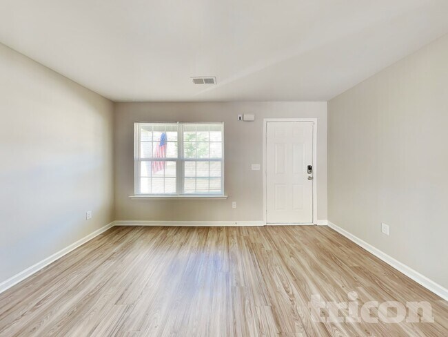 Foto del edificio - 747 Markham Cir