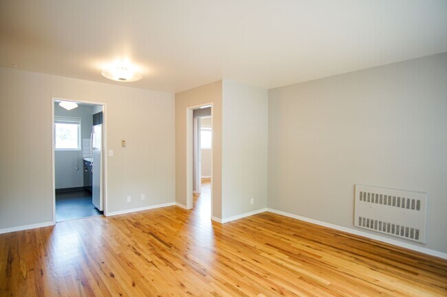 Building Photo - Mid-Century Dream Come True! Lovingly Maintained 2-Bedroom Available Soon!