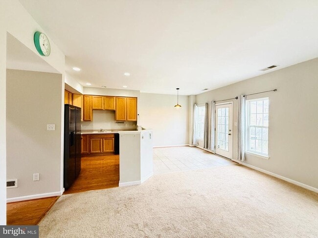 Building Photo - 47 Peppermint Dr