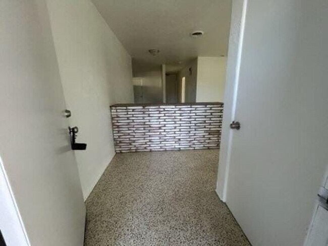 Foto del edificio - 3 Bed 2 Bathroom Home