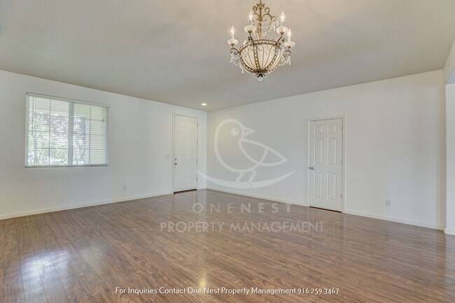 Building Photo - 3 bedroom, 2 bathroom Charming Plumas Lake...
