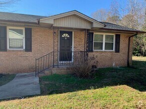 Building Photo - 310 Hillcrest Dr