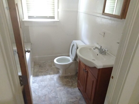 Building Photo - Capitol Hill-Marmalade 1 bed, 1 bath