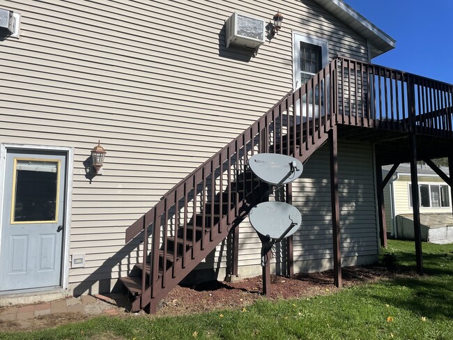 Entrance to unit - 16988 N 7th St