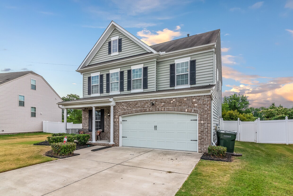 Primary Photo - 35 Kilverstone Way
