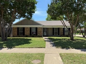 Building Photo - 10006 Everton Pl