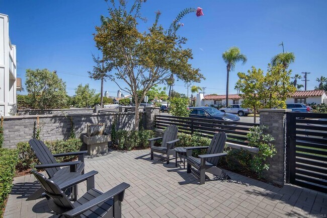 Foto del edificio - 218 J Ave