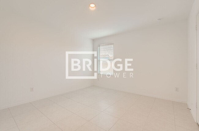 Building Photo - 305 Dry Canyon Way Fort Worth, TX 76052