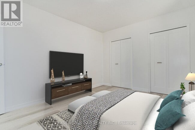 Photo du bâtiment - 33 Erskine Ave