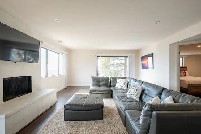 Foto del edificio - 9742 Date St