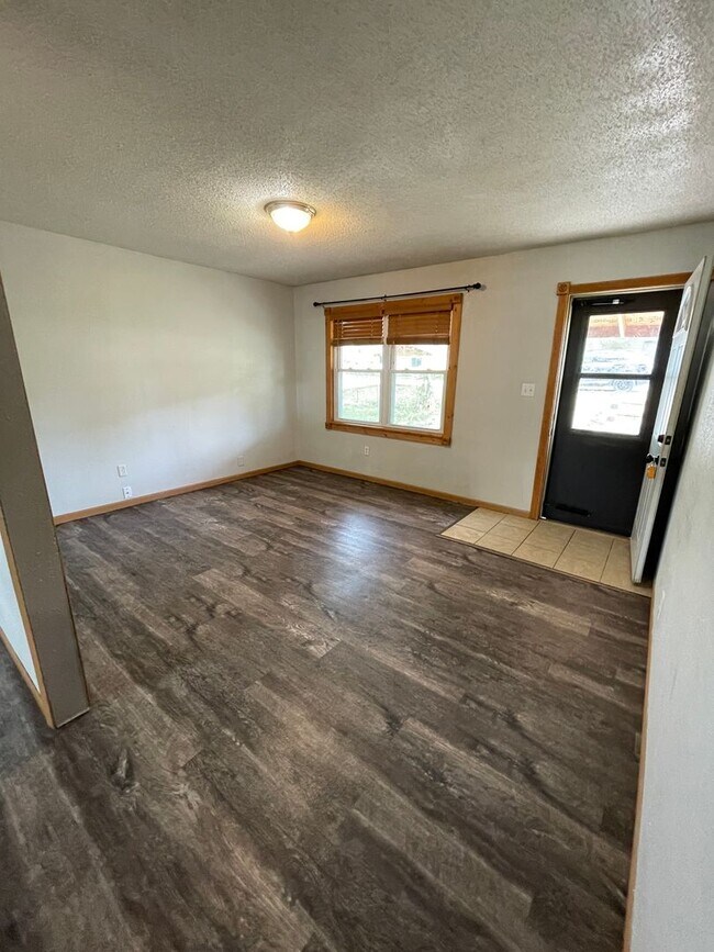 Foto del edificio - 3 Bed, 1 Bath Home for rent. One level living!