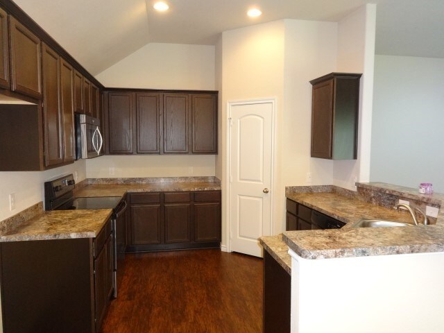 Building Photo - 2210 Cancun Drive