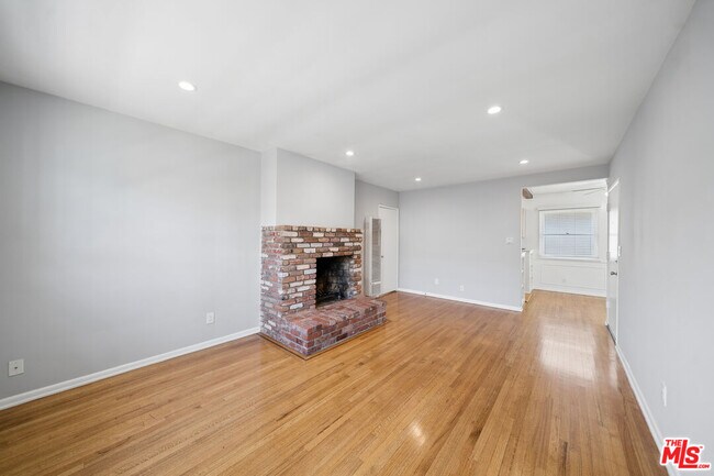 Foto del edificio - 5303 Vantage Ave
