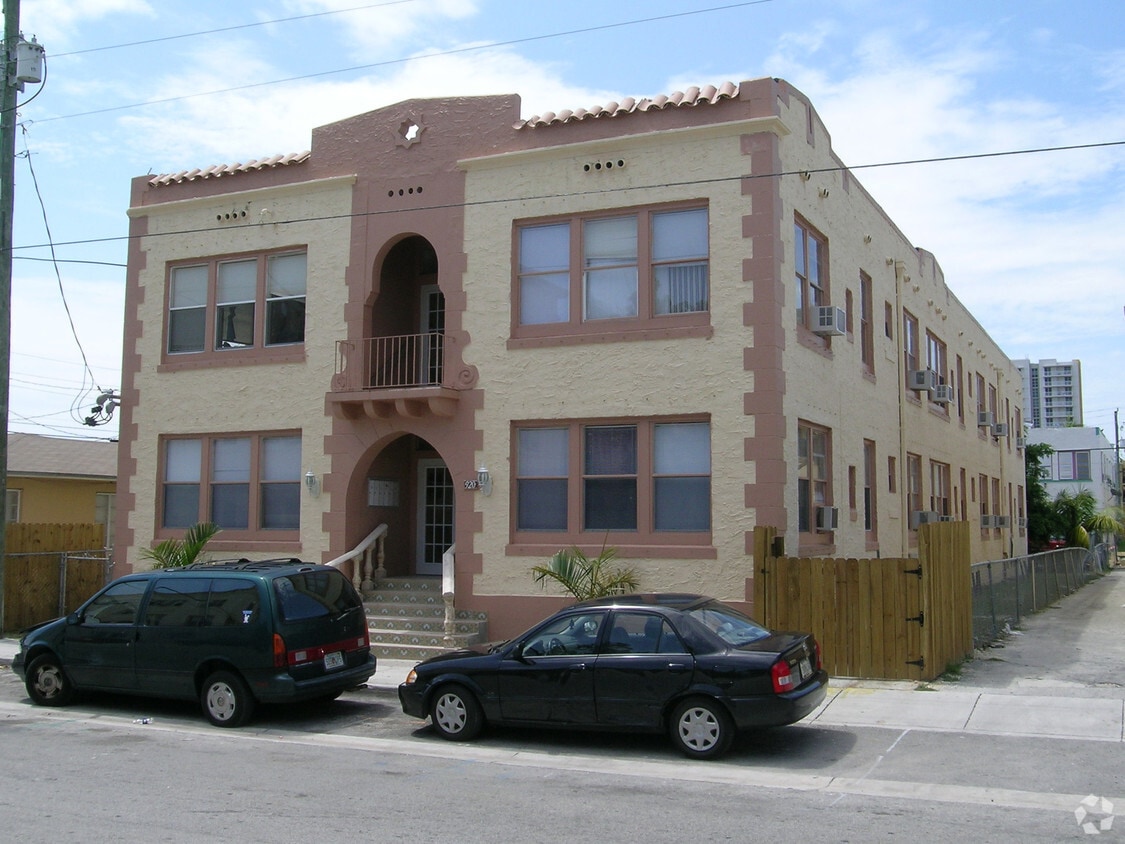 Building Photo - 920 SW 5th St