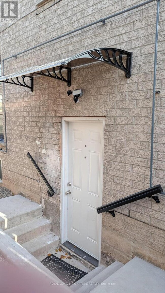 Building Photo - 2304 Bankside Dr