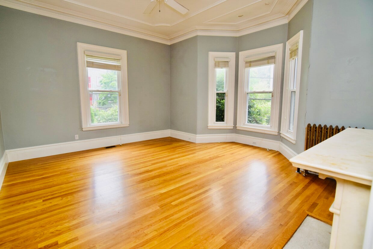 Primary Photo - 298 Lamartine St