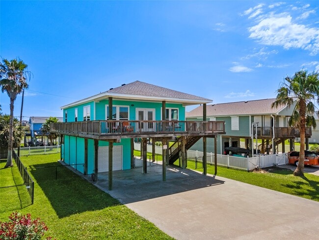 Building Photo - 3923 Reeves Dr