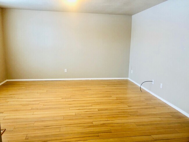 Foto del edificio - 225 Northgate Loop