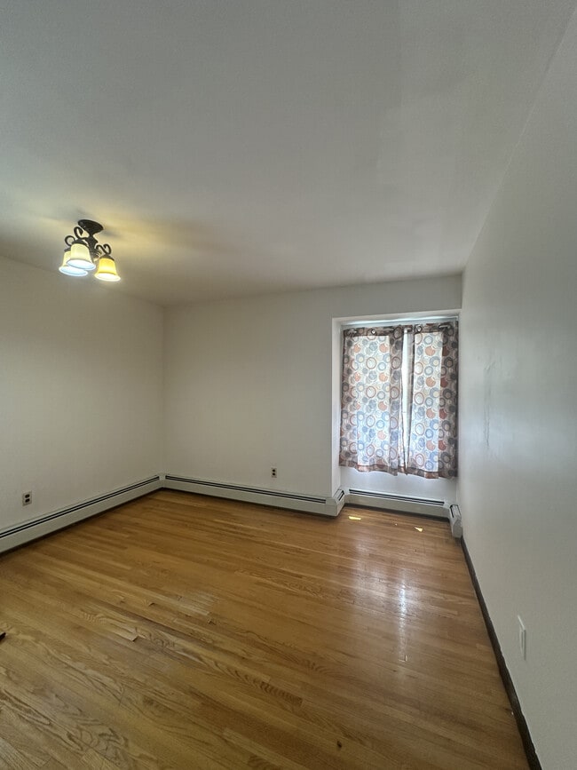 Dining Room - 40 Union Ave