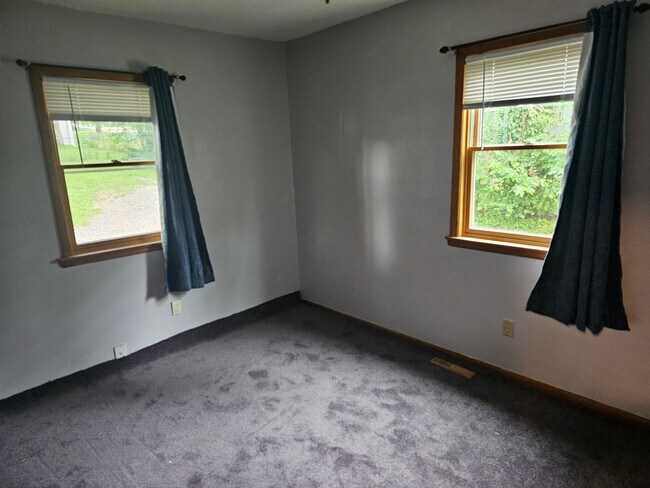 Foto del edificio - 1 bedroom, 1 bath duplex in Coralville