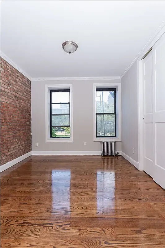 326 E 100th St Alquileres en New York, NY