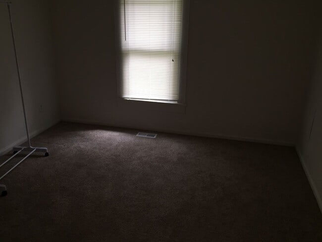 Foto del edificio - 805 Keller Ave