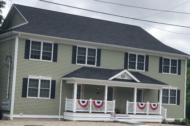 Building Photo - 697 Putnam Pike