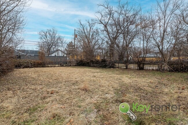 Building Photo - 1338 N Volutsia