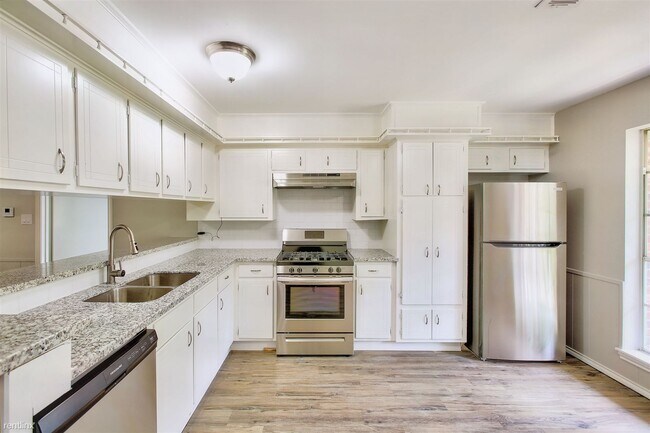Building Photo - 4 br, 2 bath House - 839 Corydon Dr