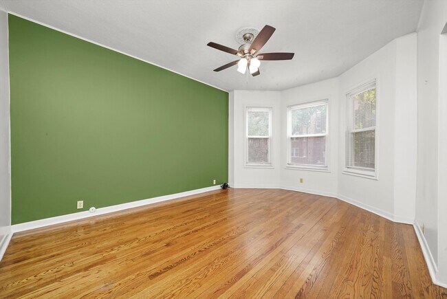 Foto del edificio - 2444 W Gunnison St