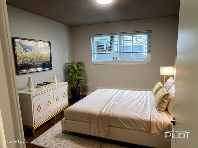 Building Photo - Spacious and Modern 1 Bedroom Located near...