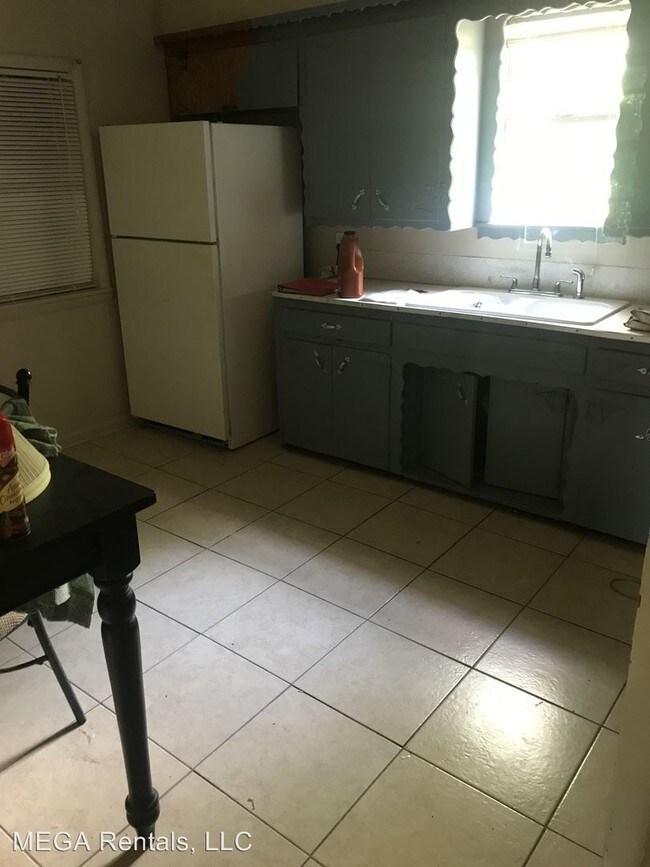 Foto del edificio - 2108 N Saint Mark Ave