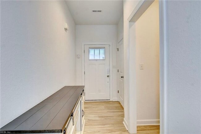 Building Photo - 1243 Jadens Way