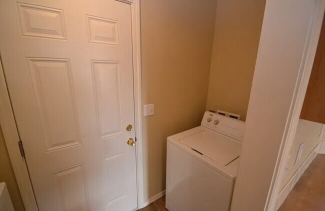 Foto del edificio - 1113 E 6th S