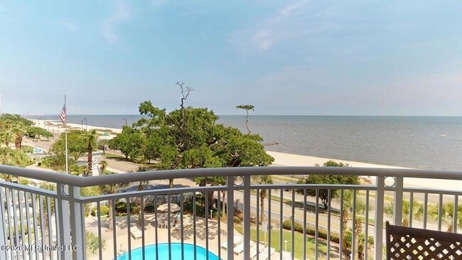 Foto del edificio - 2228 Beach Dr