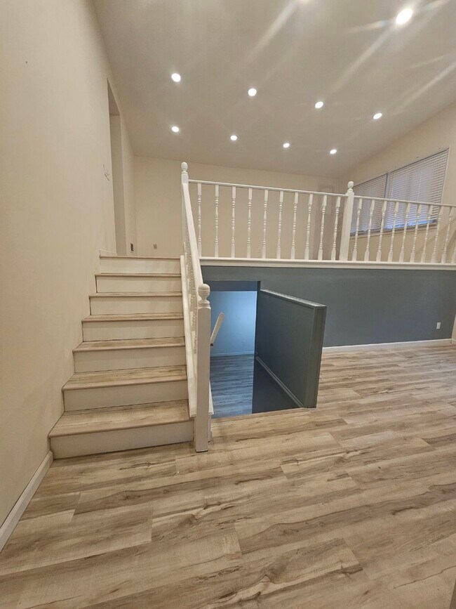 Foto del edificio - 9202 Upland Ln N