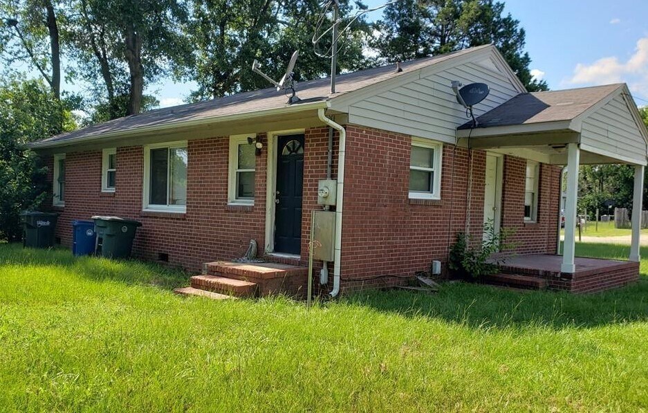 Building Photo - 5201 Walnut Dr